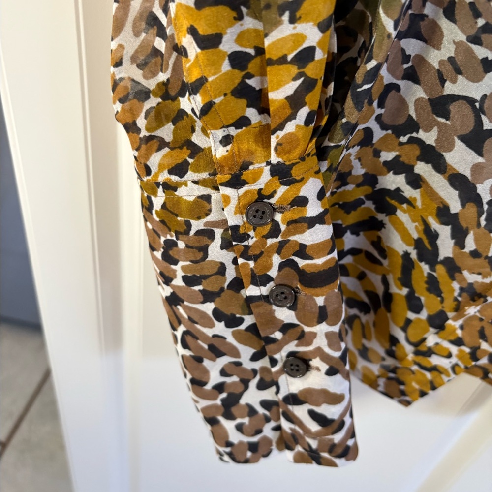 Animal Print Button-Up silk - Picture 2 of 5